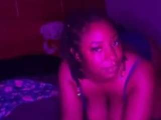 Live webcam model monroemacc on Soda Cams