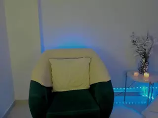 Blonde Dayla's Live Sex Cam Show
