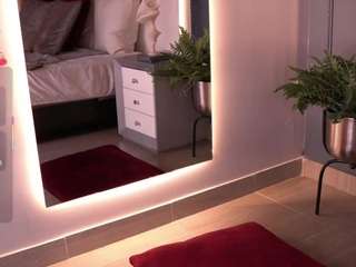 evamoretiii Live Webcam on CamSoda