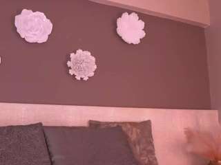 evamoretiii's CamSoda show and profile