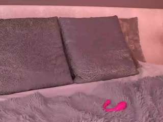 evamoretiii's CamSoda show and profile