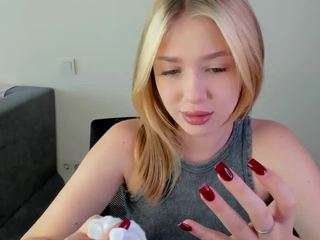 Kathrynn18 live webcam show