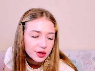 Kathrynn18 live cam preview