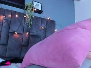 DulceAurora1 live cam preview