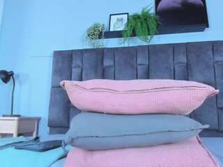 DulceAurora1 live cam preview