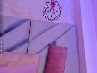 Kellyy-Cooper's Live Sex Cam Show