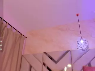 Kellyy-Cooper's Live Sex Cam Show