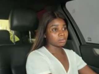 bellaann's CamSoda show and profile