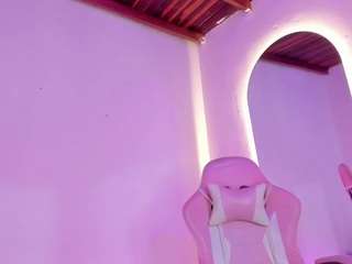 girl-gabbi Live Webcam on CamSoda