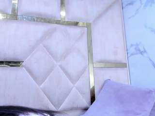 Kendal77 live webcam show