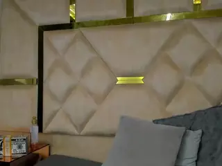 Kendal77's Live Sex Cam Show