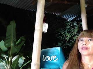 reina-mature webcam camsoda model stream image