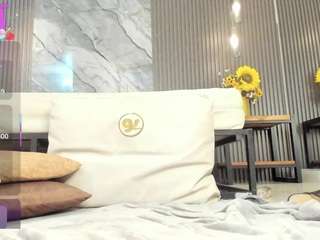 Model ini sedang live sekarang. julietha-taylor