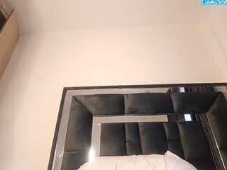This model is live right now. sexybree22