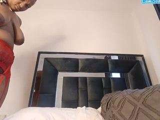 यह मॉडल अभी लाइव है. sexybree22