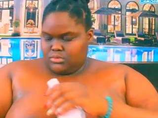 ebonyhotbuns's CamSoda show and profile