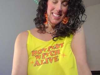 Young Sirensixfoot - sexy, randy and ready to pleasure sirensixfoot from CamSoda