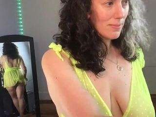 sirensixfoot's CamSoda show and profile