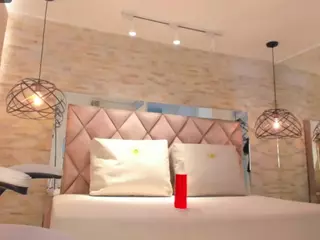 Dorothy-Vegga's Live Sex Cam Show