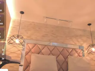 Dorothy-Vegga's Live Sex Cam Show
