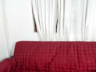 sweett-tiny Live Webcam on CamSoda