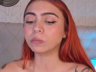 emmaabrat's live room