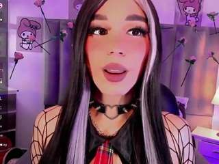 julia-lopez's CamSoda show and profile