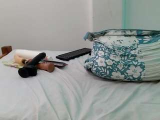 nicollbodybig21 live cam profile