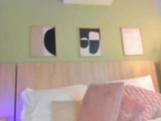 oh-hollyy's CamSoda show and profile