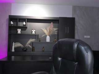 Live cam show with NIA