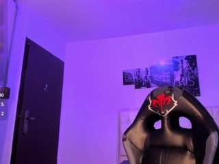  amy-kiitty chat room