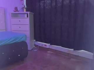 amy-kiitty live cam profile