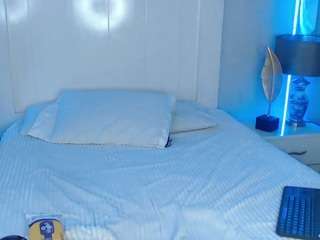 ivyy-crystal Live Webcam on CamSoda