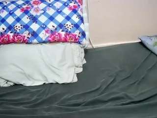 Small Tits, Petite, Young Adul Camiqa – Free Live Video Chat with Strangers Online