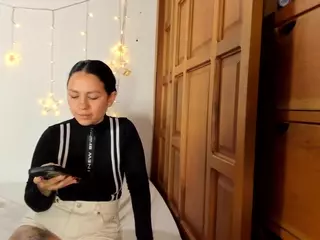 Adriellemoon's Live Sex Cam Show