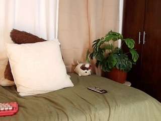 amy-skinny Live Webcam on CamSoda