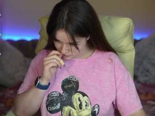 Model ini sedang live sekarang. donnalust