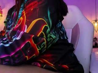 jhiinny-brownn Live Webcam on CamSoda