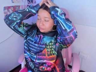 jhiinny-brownn Live Webcam on CamSoda