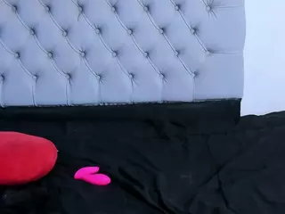 martina-monrhoee's Live Sex Cam Show