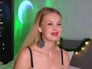 eroticann's CamSoda show and profile