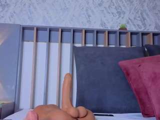 Mia-oceann's cam show statistics and live stream