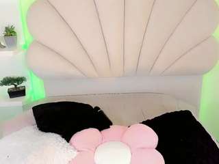 valentinamarinn Live Webcam on CamSoda