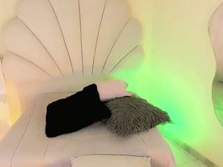 valentinamarinn Live Webcam on CamSoda