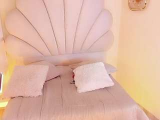 valentinamarinn Live Webcam on CamSoda