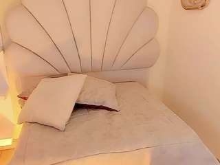 valentinamarinn Live Webcam on CamSoda