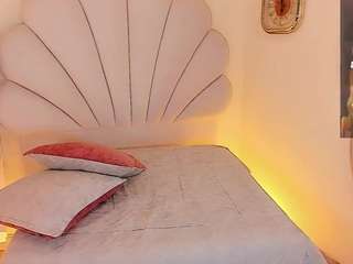 valentinamarinn Live Webcam on CamSoda