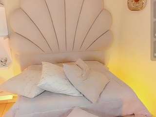 valentinamarinn Live Webcam on CamSoda