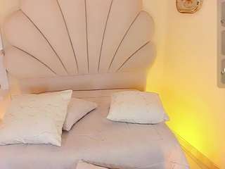 valentinamarinn Live Webcam on CamSoda