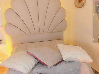 valentinamarinn Live Webcam on CamSoda